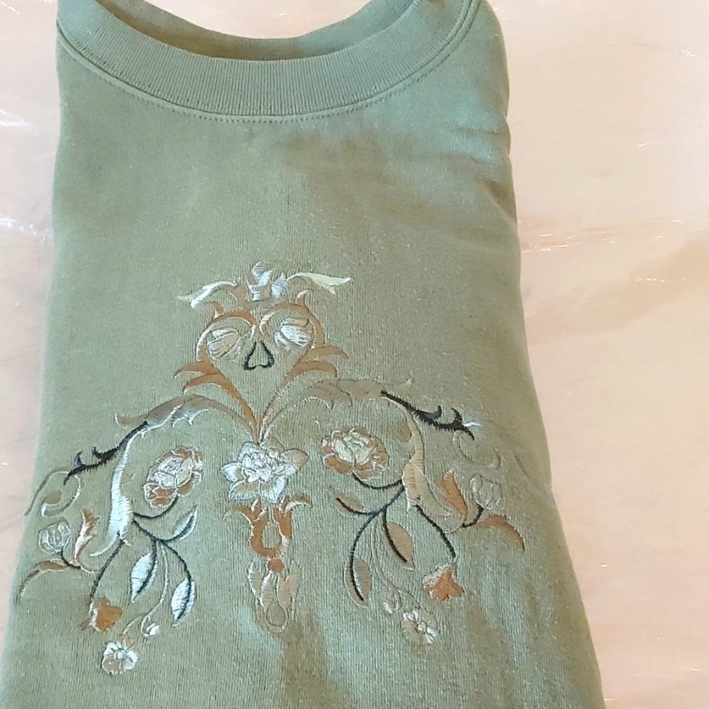 Woman sweater, size M. CHINANEAR by Morsly. Greenish